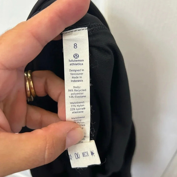 ! Lululemon Run Times Short *4-way Stretch 4"
Black sz 8 - Picture 7 of 7